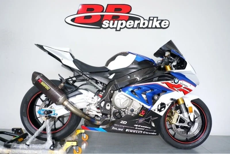 S1000rr tri-color, year 20, 11,000 km mileage, single owner, nearly 200,000 in custom parts, very stylish, in excellent conditio