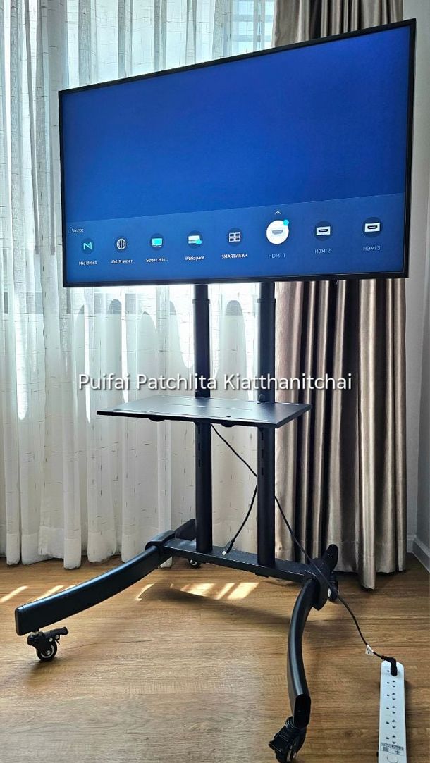 Samsung Business TV 43" with stand set