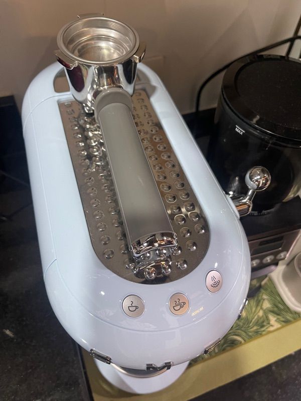 Smeg blue coffee maker, like new (complete with box), comes with Buono coffee grinder and 2 bags of coffee beans.: 3 image