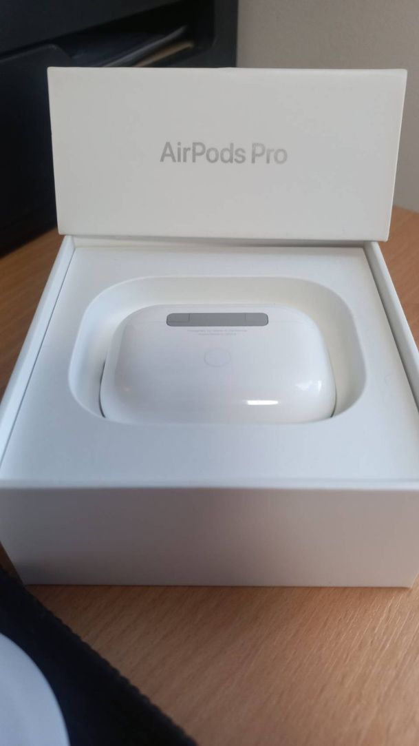 Apple Acc AirPods Pro 2nd with Magsafe Charging Case used, normal function, complete with box accessories, ready to ship.: 6 image