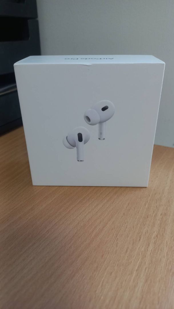 Apple Acc AirPods Pro 2nd with Magsafe Charging Case used, normal function, complete with box accessories, ready to ship.: 7 image