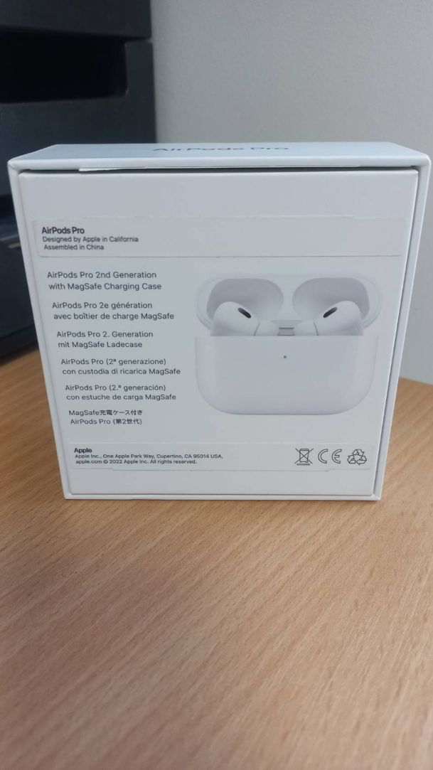 Apple Acc AirPods Pro 2nd with Magsafe Charging Case used, normal function, complete with box accessories, ready to ship.: 8 image