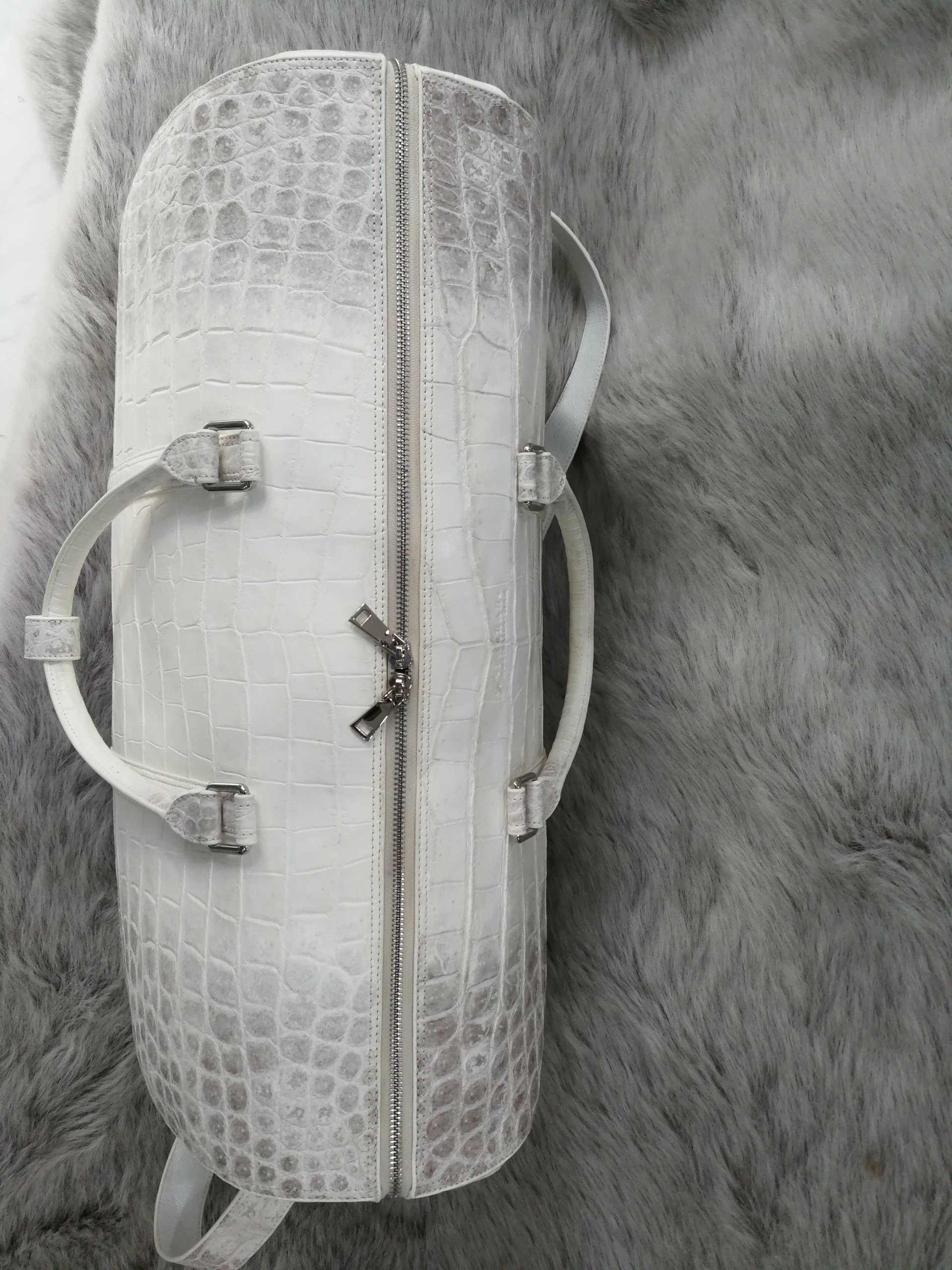 Genuine Belly Crocodile Leather Luggage Bag / Duffle Bags for Men in White Himalayan Crocodile Skin: 4 image