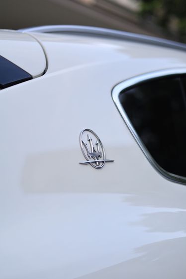 Maserati Levante: 3 image