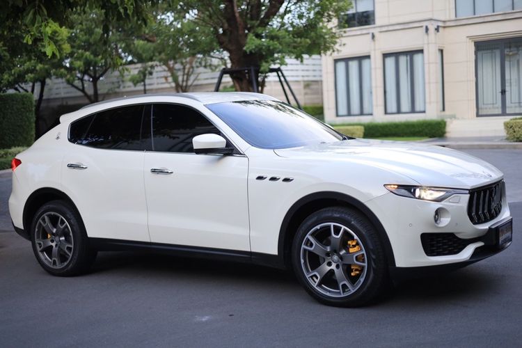 Maserati Levante: 2 image