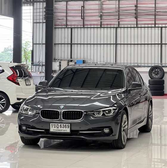 BMW 2.0 330e: 3 image