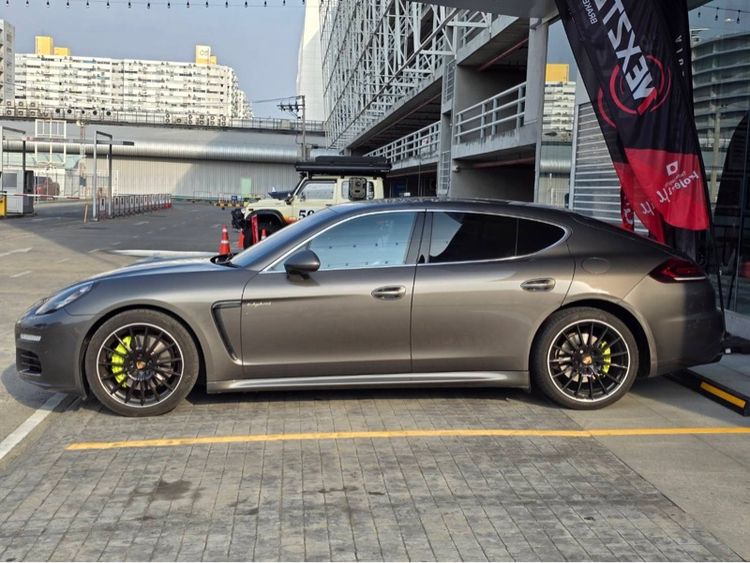 Porsche panamera S E-hybrid 2017: 2 image