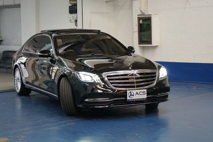 The Benz S350d Exclusive Facelift Year 19 drives only 39,xxx km. One owner of the Service center is in very good condition.: 3 image