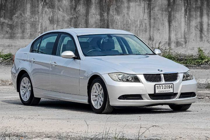 BMW 318i Year 2008: 3 image