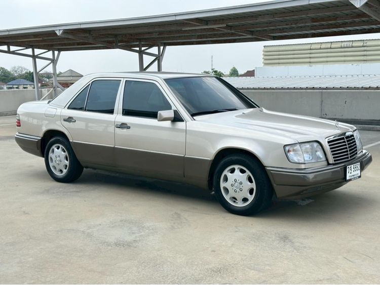 MERCEDES-BENZ E280: 2 image